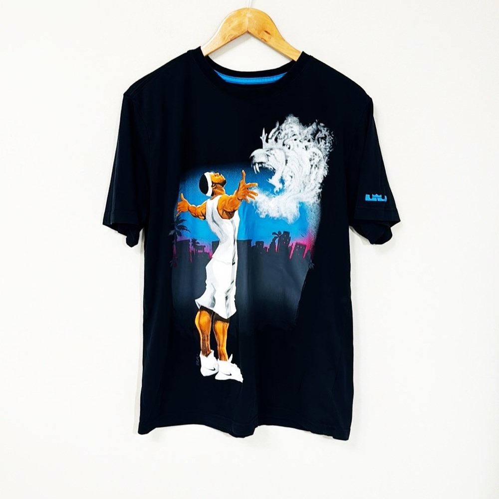 NIKE LeBron King James T-shirt Painted Lion Dri-Fit Size Large
